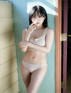《欧美产精品一线二线三线-妄想美脚》
