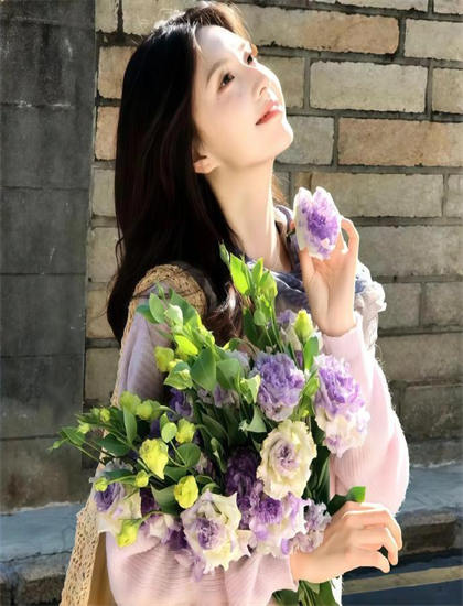 电影经典《18岁性感女王的性丑闻》的人物塑造与情感表达 ——电影爱好者的必读指南